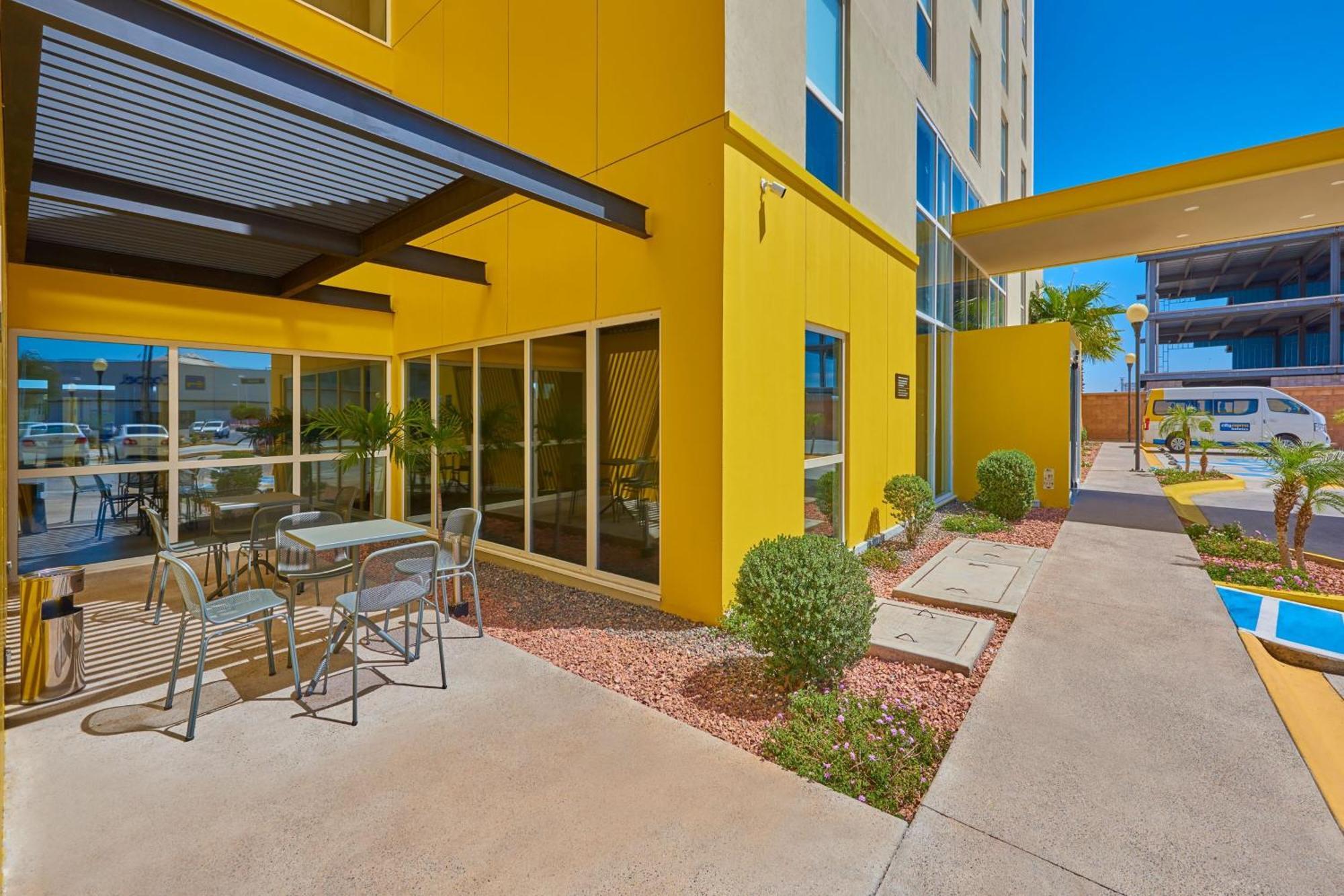 City Express By Marriott Comitan Exterior foto